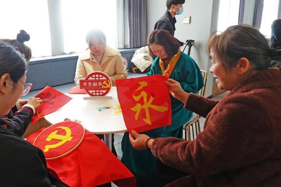 哈姆下课！詹眉联合施压管理层，冠军教练成热门，珍妮该做选择了